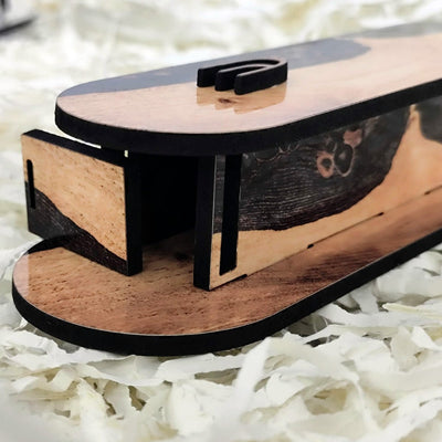 "בית מזוזה מעץ דגם דגם "עץ עם עיניים